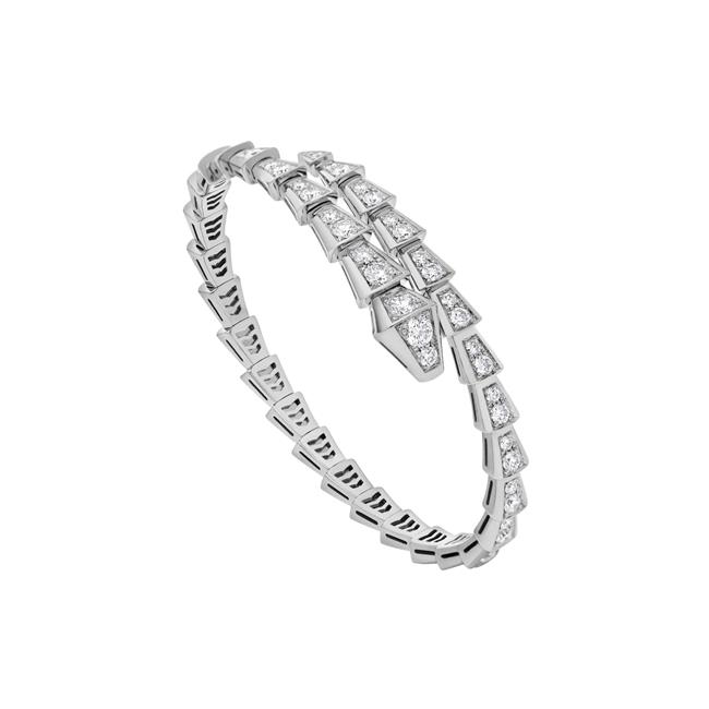 In a tribute to its spirit animal, Bulgari captures the power of seduction in this Serpenti Viper bracelet