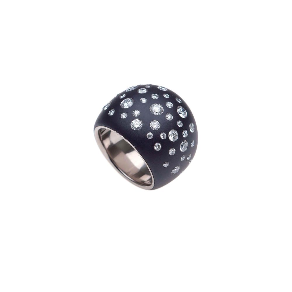 A little pop with black and diamonds