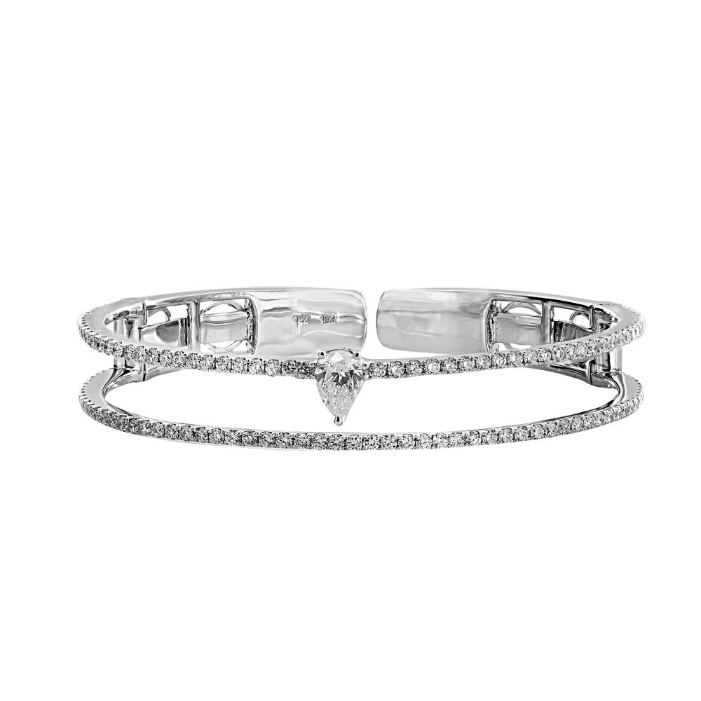A white stack to sparkle on your Sunday night