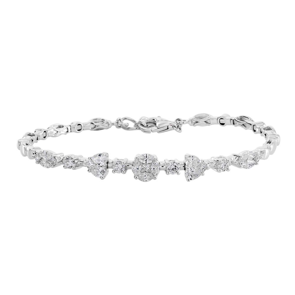A white stack to sparkle on your Sunday night