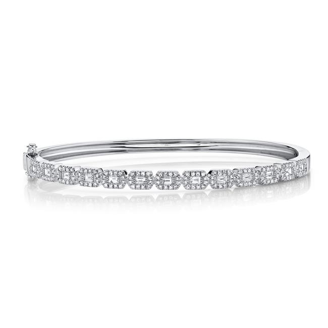 Currently Linked Up At London Jewelers