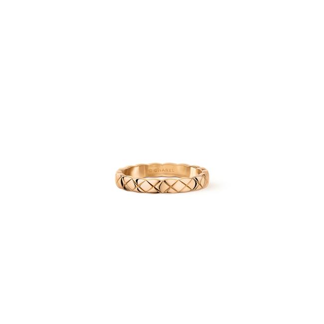 CHANEL COCO CRUSH 18K BEIGE GOLD Slim Quilted Ring