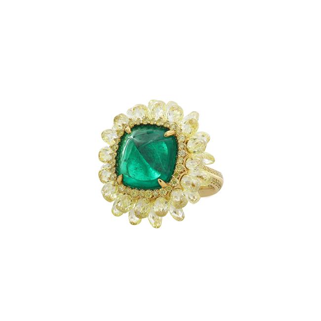 Craving yellow gold rings this season? We have all that and more!
