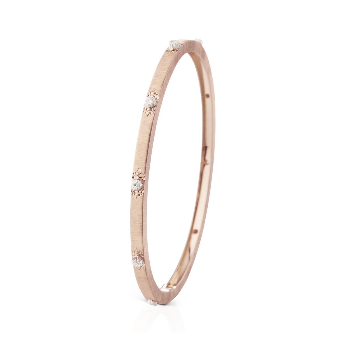 Timeless and effortlessly stylish, Buccellati Macri is always an easy choice 