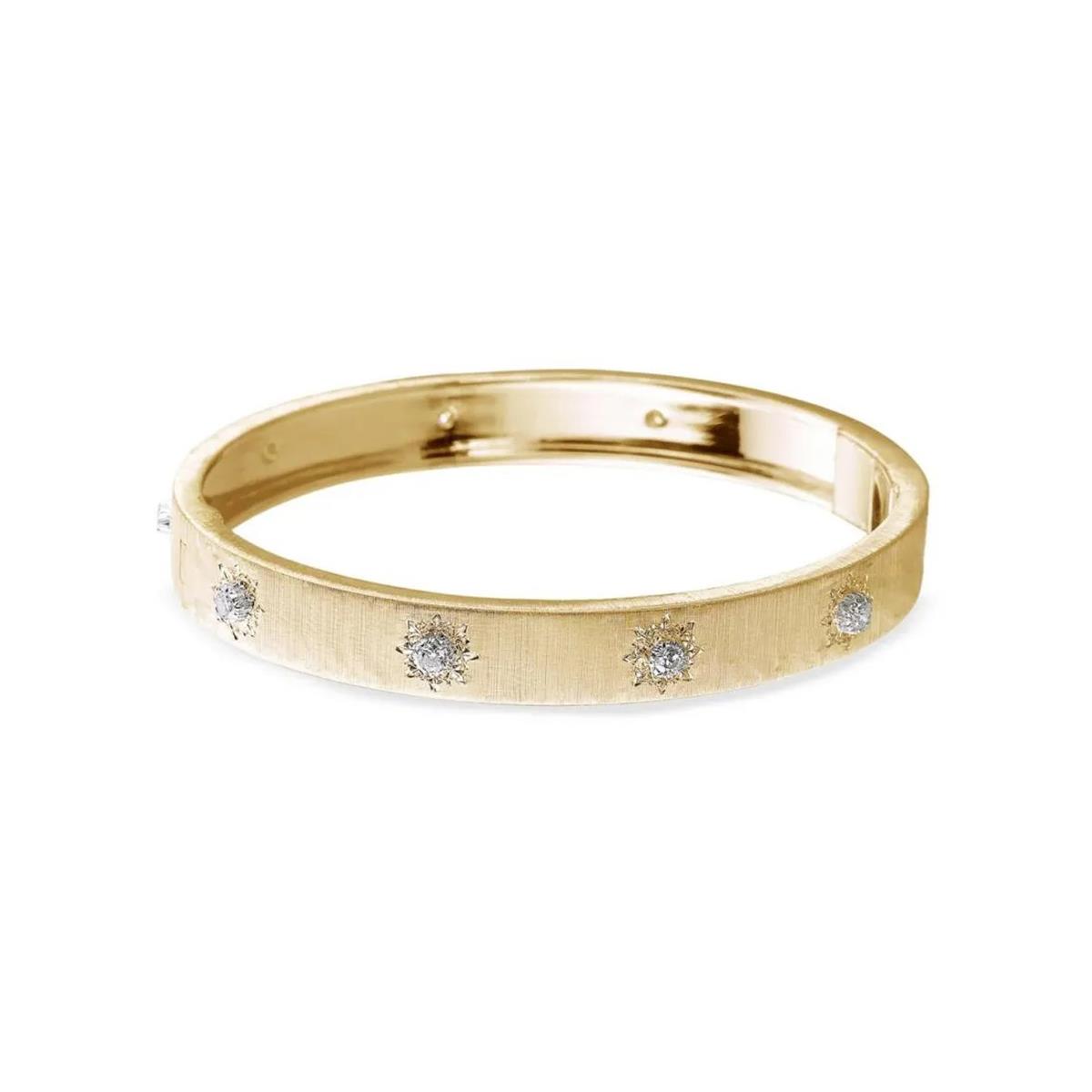Timeless and effortlessly stylish, Buccellati Macri is always an easy choice 