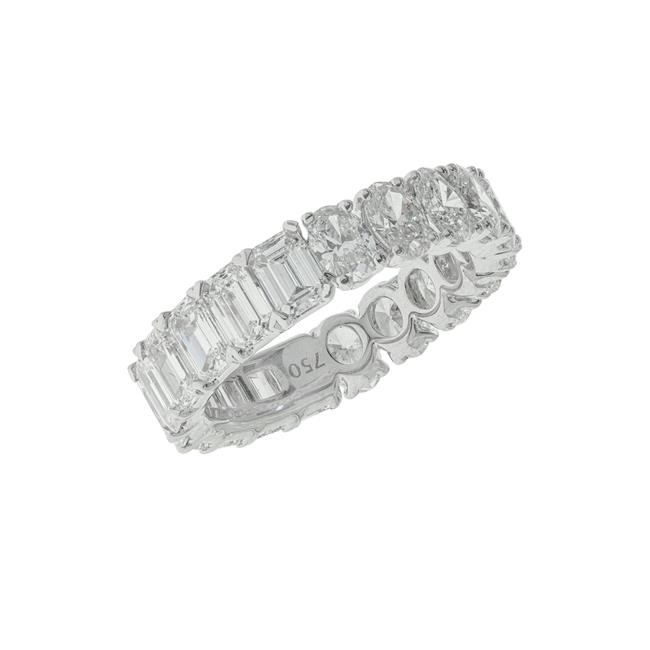 London Collection 18k White Gold Emerald and Oval Cut Diamond Band