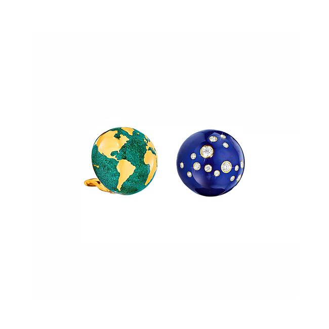 Verdura Night and Day 18k Yellow Gold Diamond Earclips