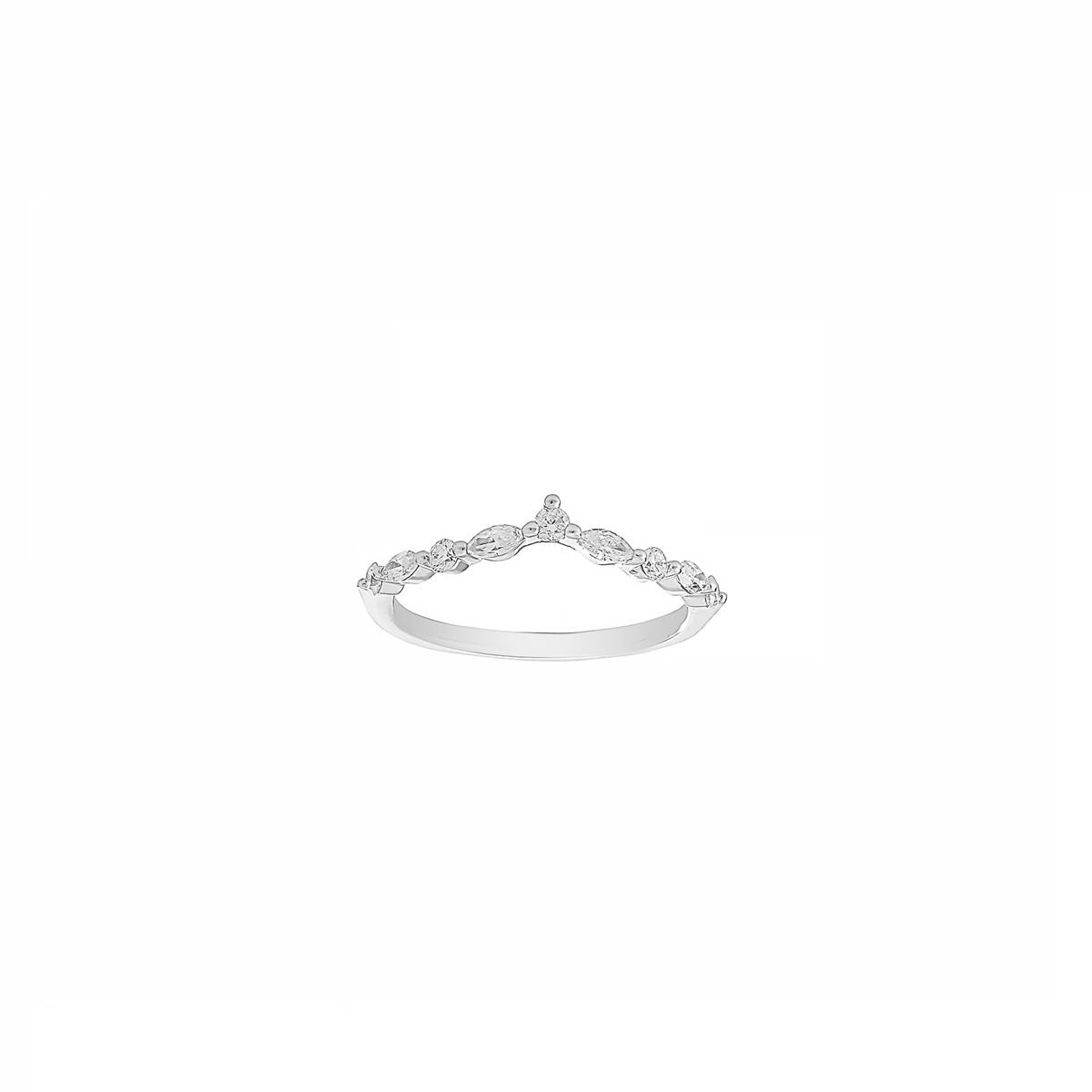 Perfectly Aligned, Endlessly Elegant — A Bridal Stack with Contour Bands That Embrace Every Curve