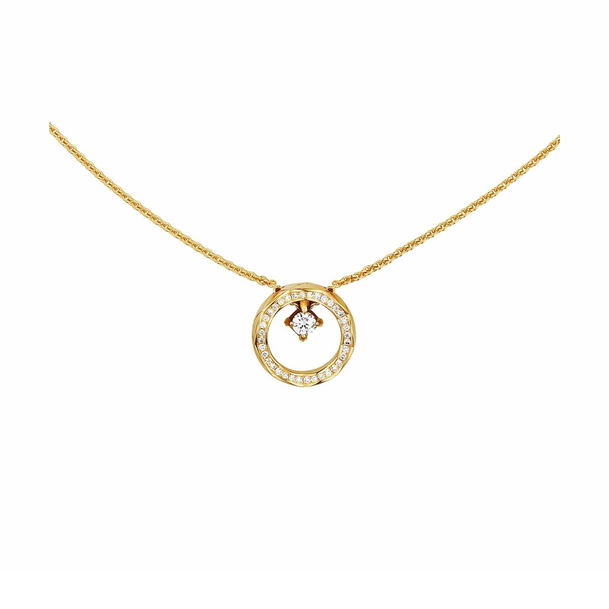 CHANEL COCO 18k Yellow Gold Diamond Quilted Necklace