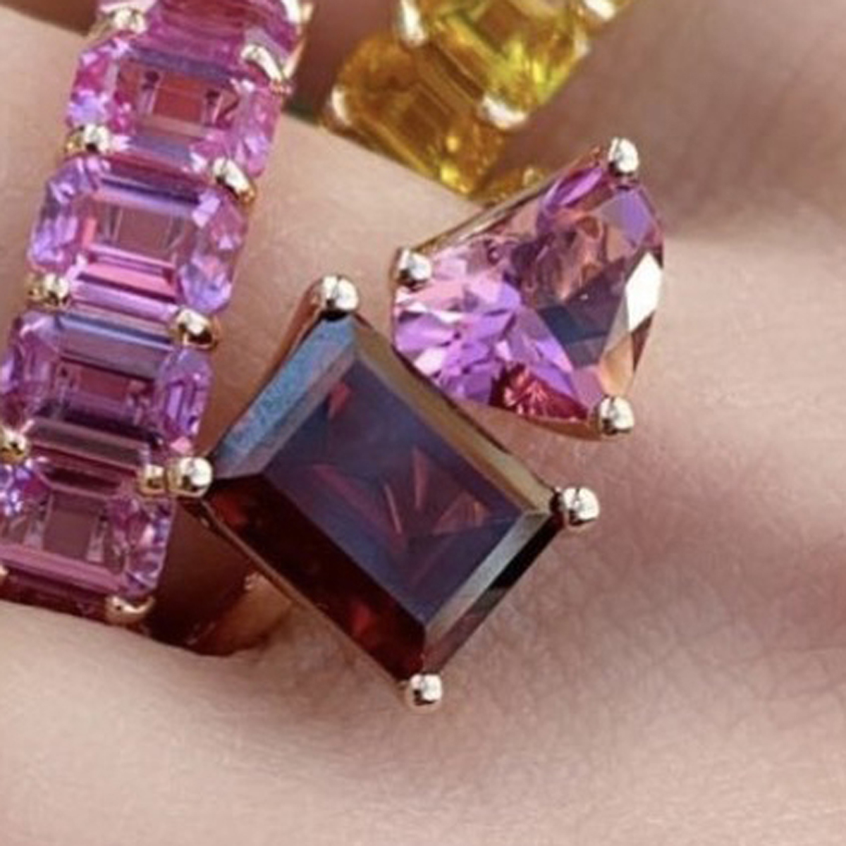 Good morning Monday! Fresh new LONDON bands and Jane Taylor two stone rings to start off the new week!