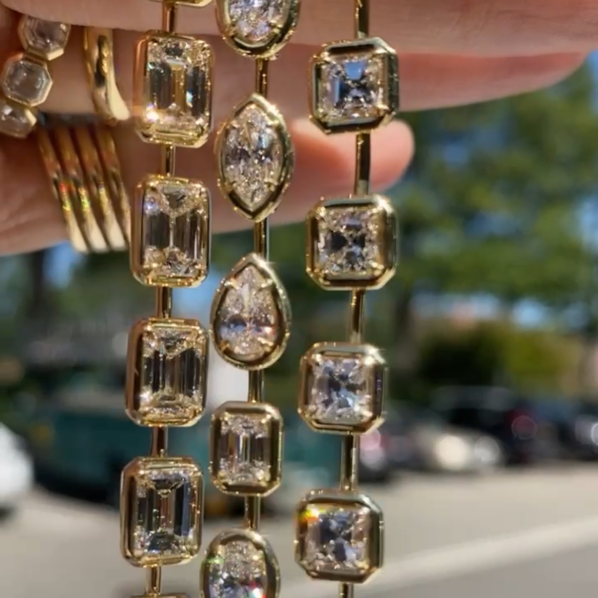 Monday Mood: Bezel Brilliance