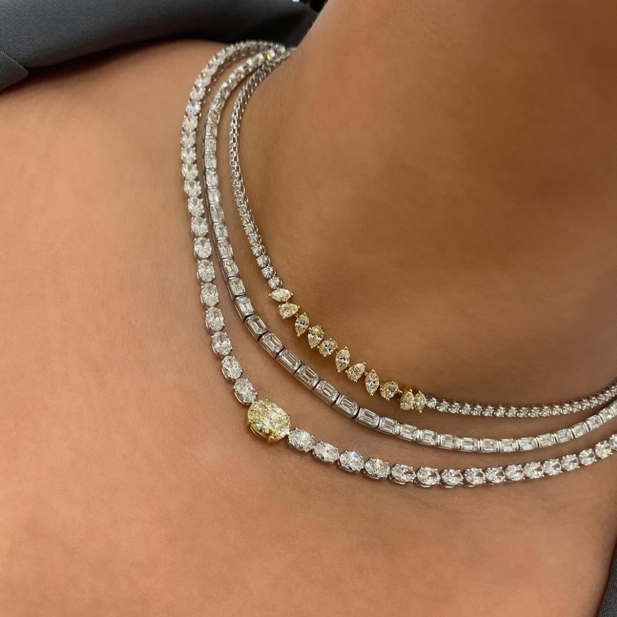 Because Nothing Says Elegance Quite Like The Mix Of Yellow & White Diamonds