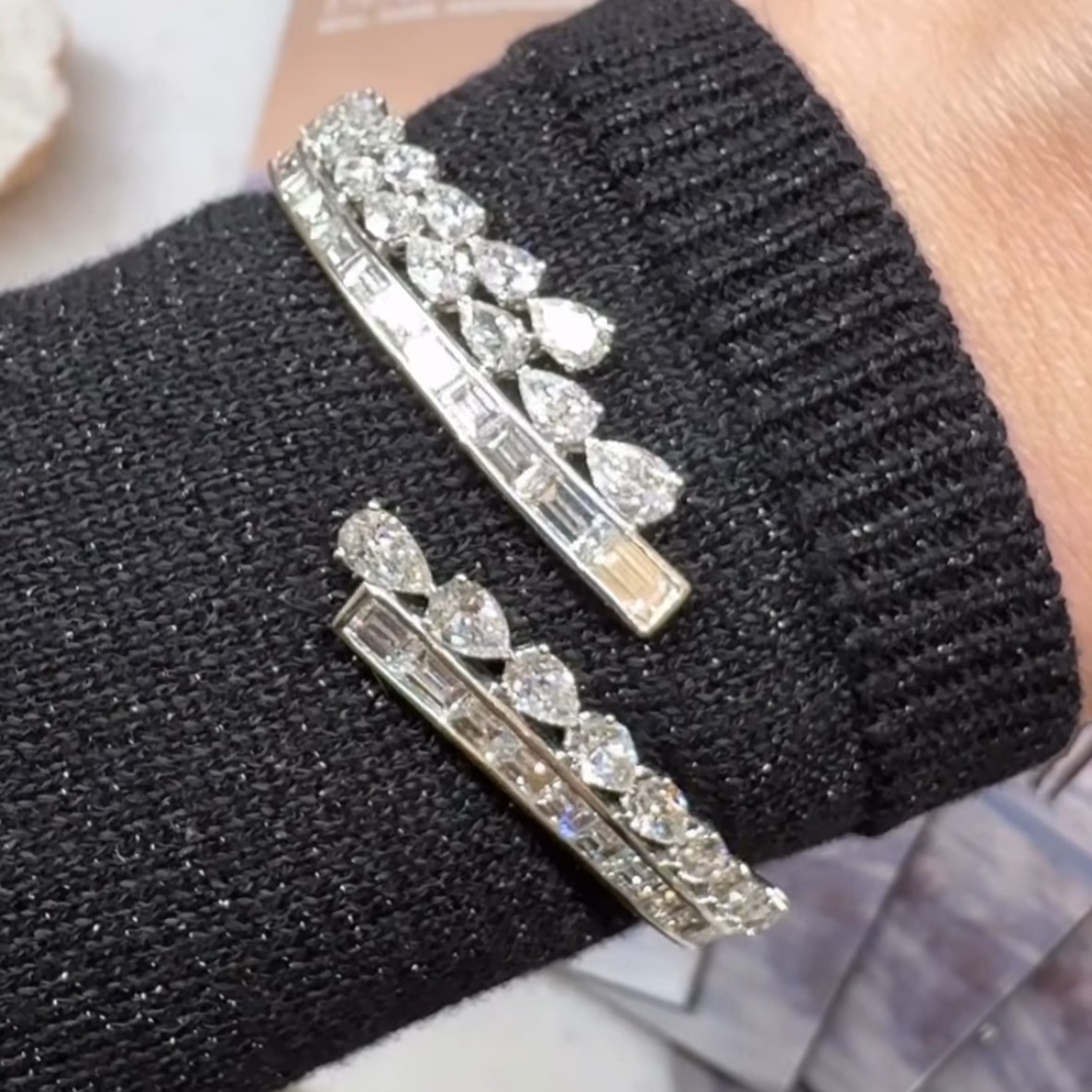 Diamonds on the Wrist, Weekend on the Mind